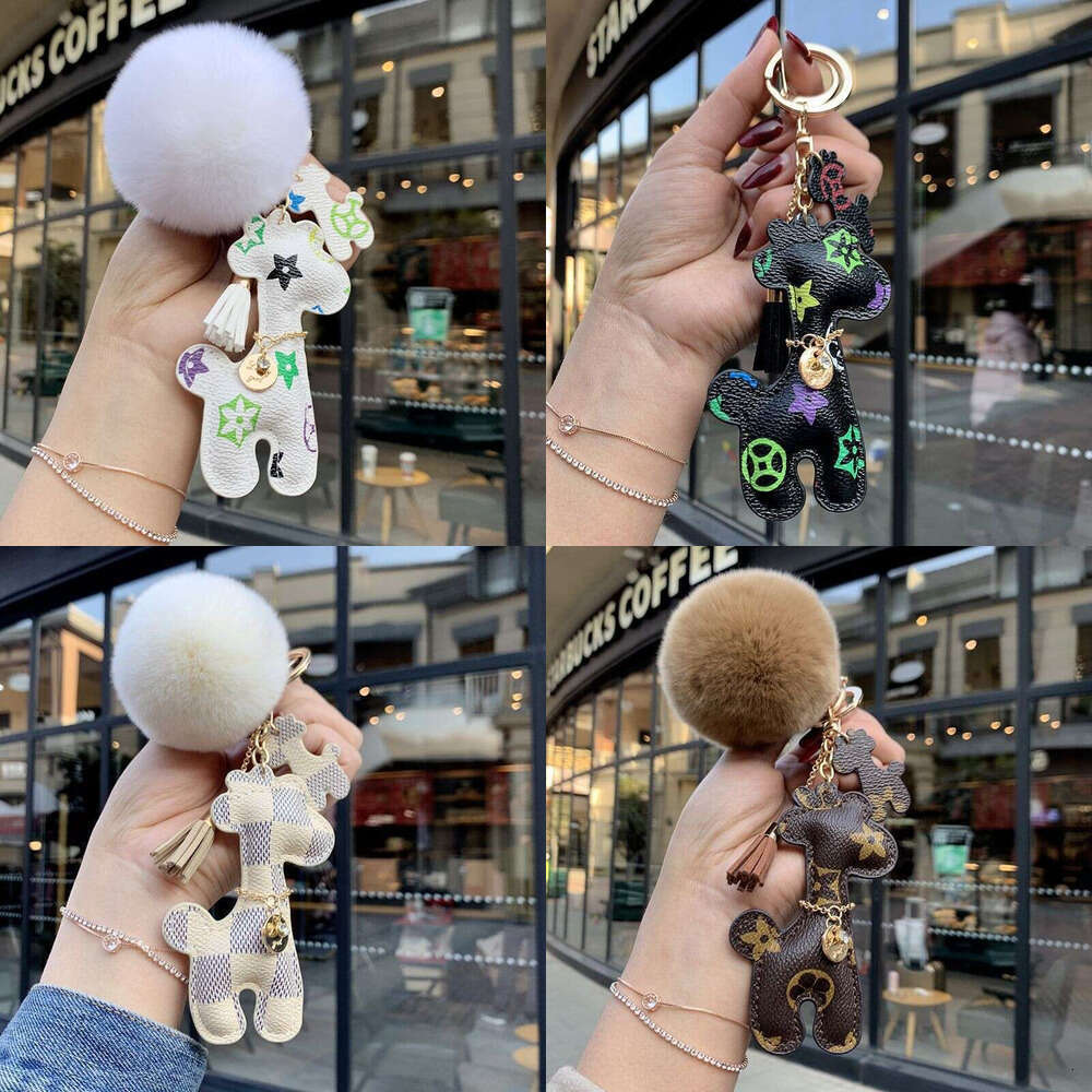 designer Keychain Bag Charm Checkered Giraffe Leather Pendant with Fur Ball Tassel Retro Accessory for Couples Gifting