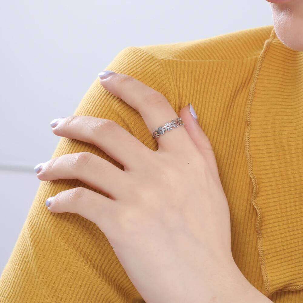 Skyrim Stainless Steel Ring Heart Star Flower Butterfly Moon Phase Geometric Women's Finger Rings Wedding Gift Wholesale XJ260127