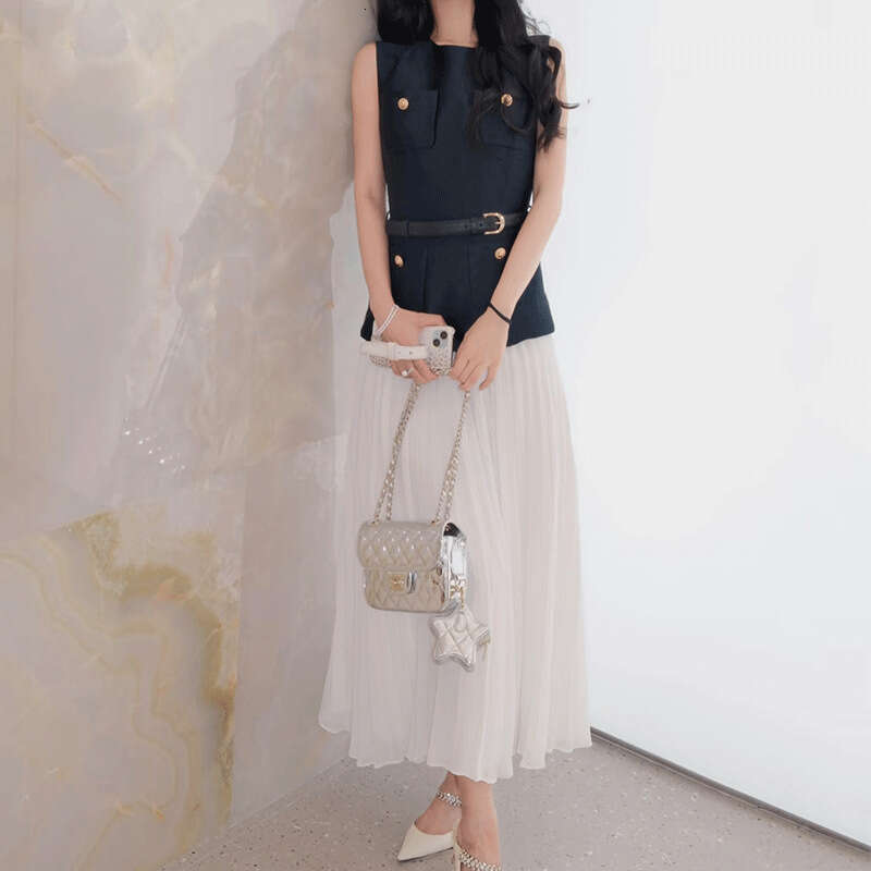 2026 spring/summer new designer elegant blue and white women's pleated sleeveless long skirt