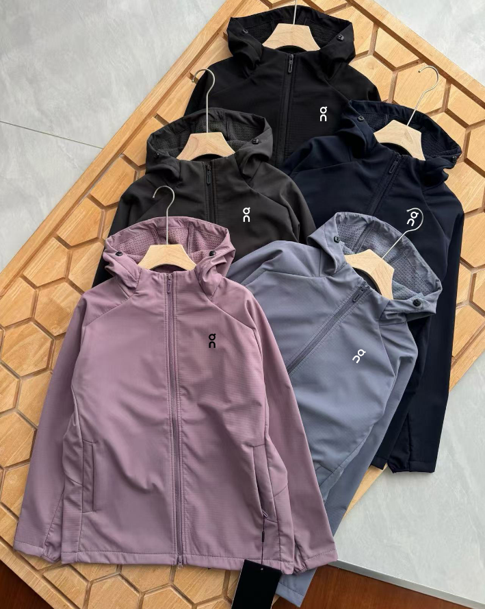 Men's Jackets Spring New Arrival Outdoor Couple's Fleece Lined Hooded Soft Shell Designer Jacket