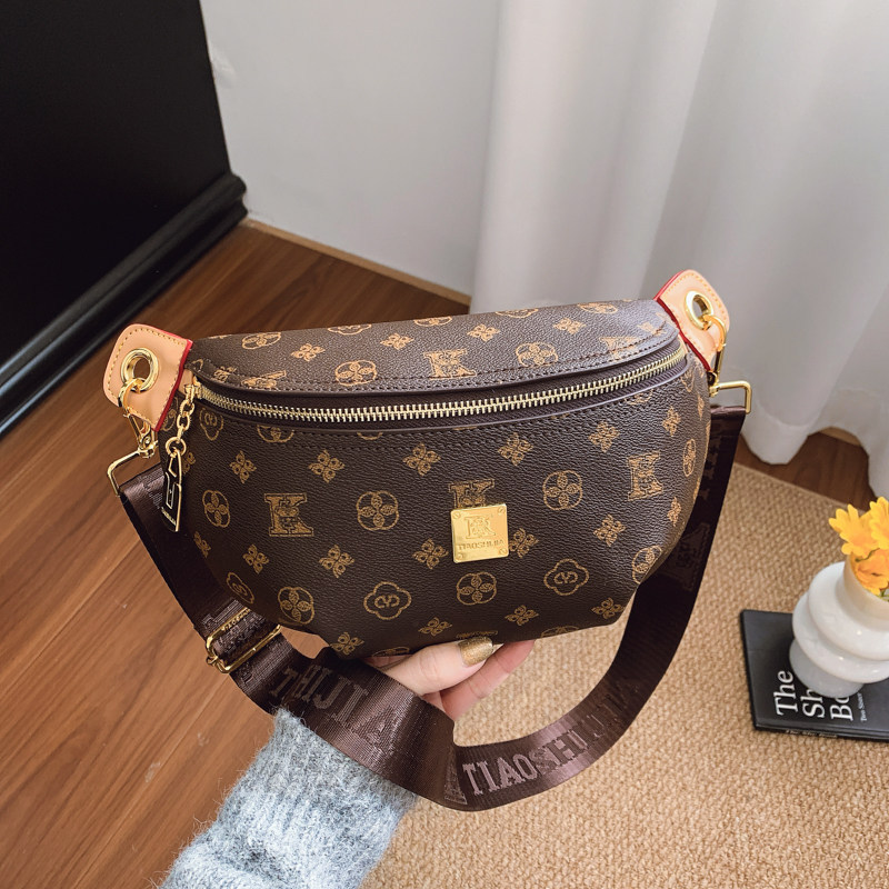 Retro fashion printed crossbody bag, minimalist women's chest bag, casual versatile wide strap shoulder square bag, high-end sense luxury handbag