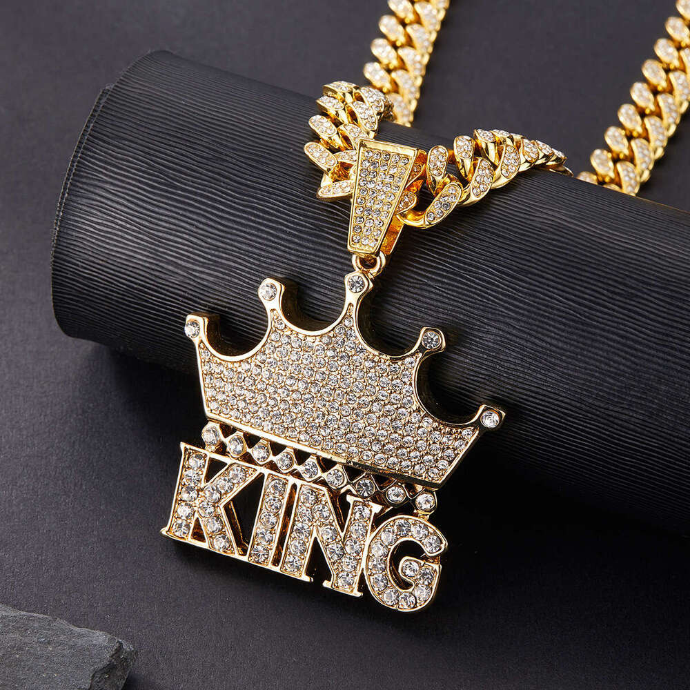 2026 Hip-hop Rap Street Dance Cool Ice Out Chain Jewelry Full Moissanite Diamond Crown Letter King Pendant Necklace
