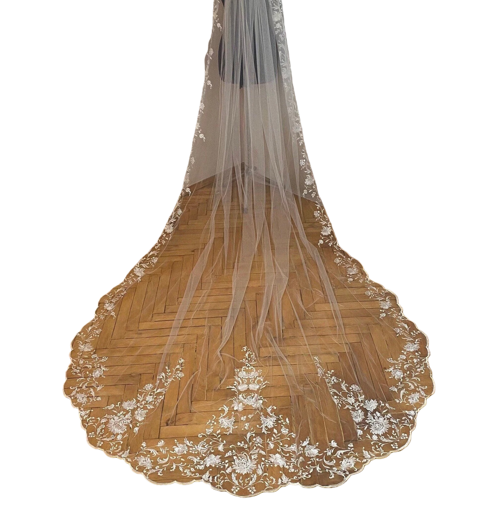 Stylish Wedding Veil Appliques Flowers Royal Bridal Veil with Comb 3M Long Special Cut Veil White Ivory Wedding Accessories Plus Size Custom Made