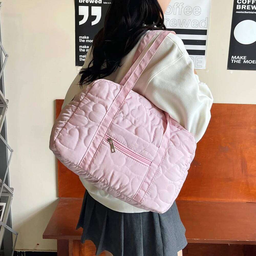 Autumn Winter Heart-shaped Quilted Embroidered Handbag, Fashionable Soft Quilting Shoulder Bag, Simple Solid Color Tote Bag