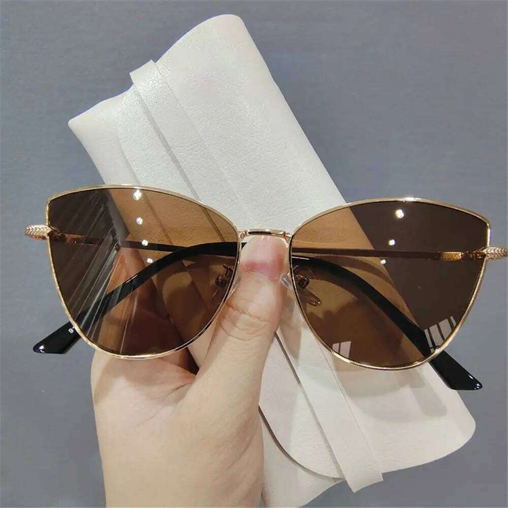 Vintage Cat Eye Sunglasses 2024 Hot Fashion Women Trending Metal Frame Eyewear Popular Shades for Lady UV400 H260129