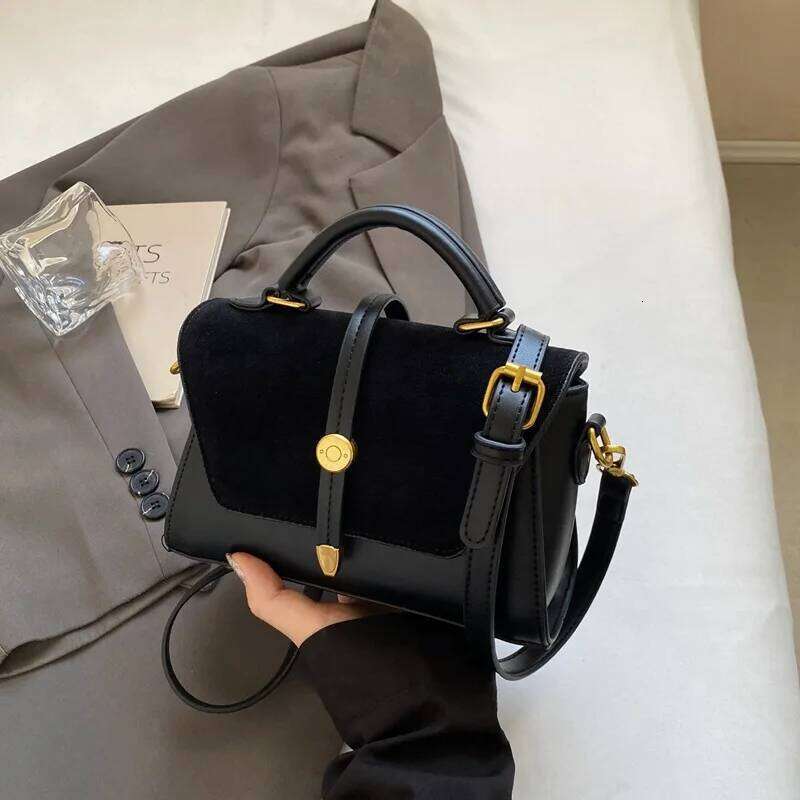 Bags Elegant Handbag with Adjustable Strap Golden-Tone Hardware and Flap Closure Trendy Crossbody Bag for Women XJ260129