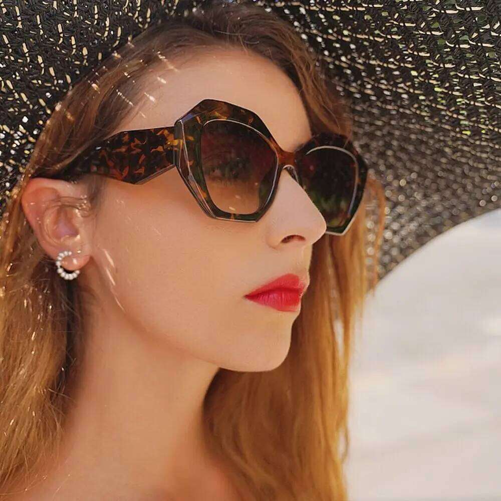 New Fashion Irregular Large Frame White Sunglasses Men's and Women's Brand Candy Color Glasses UV400 Eyewear Outdoor Goggles H260129