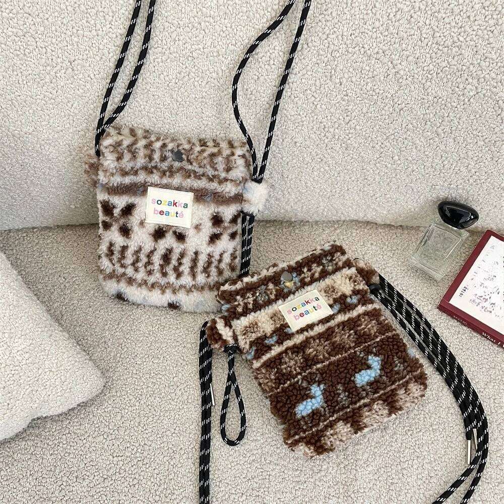 Women's Retro Plush Bag Cute Autumn Winter New Female Lipstick Cosmetic Organizer Wallet Crossbody Phone Bags XJ260129