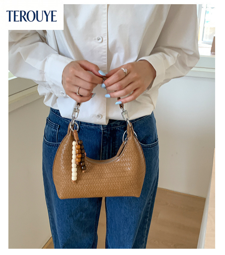 TEROUYE Korean style niche design women's armpit bag Bag autumn and winter new texture woven style handbag retro versatile style luxury