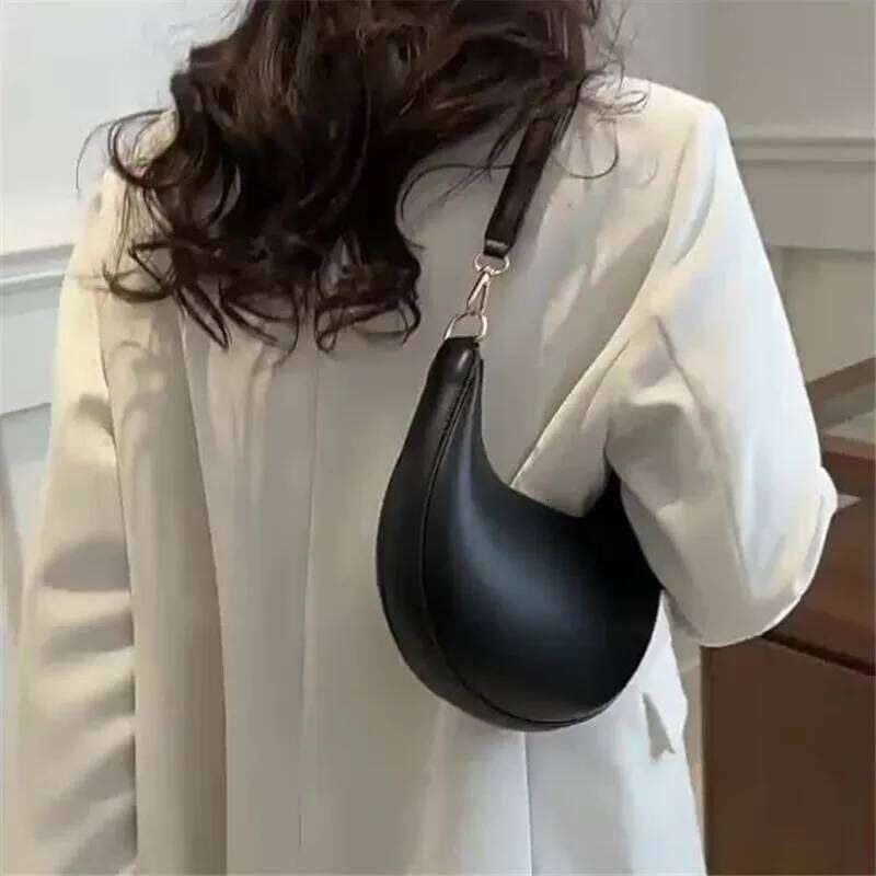 Women's Luxury Crescent Handbag Shoulder Bag Zipper Closure Crossbody Purse for Casual Formal Occasions or Evening Accessory XJ260129
