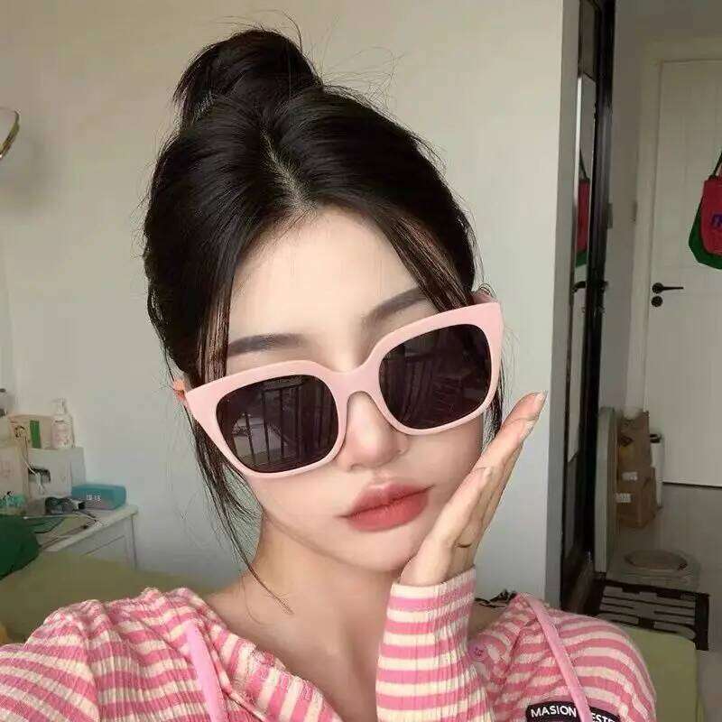 Lovely Cute Pink Sunglasses Women Brand Design Rectangle Square Men Sun Glasses Fashion Shades Female Male Eyewear 2025 H260129
