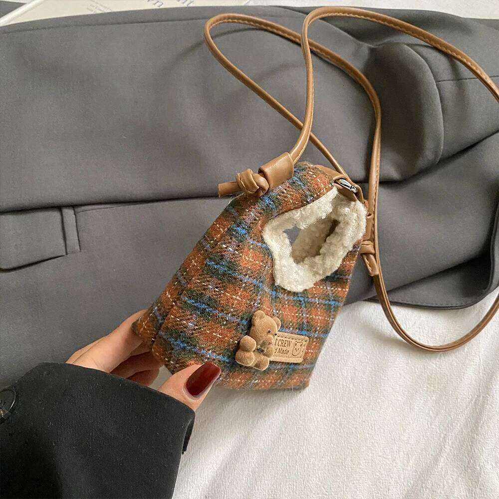 Advanced Retro Hand-Held Fashionable Small New Plaid Plush Mini Dumpling Bag, Red Envelope Crossbody Bag XJ260129