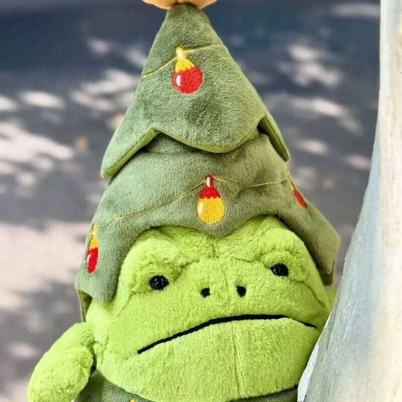 Christmas Rain Frog Plush Toy UK Style Stuffed Animal Doll Holiday Home Decor Xmas Gift For Kids Festive Ornament Y260128