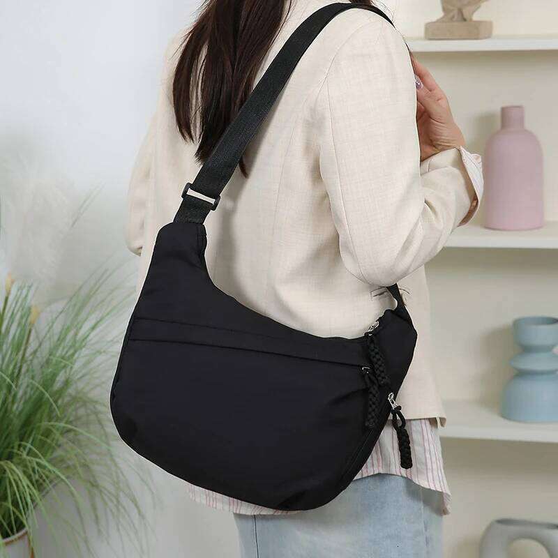 Trendy Fashionable Women's Single-Shoulder Bag, Versatile Elegant, Large Capacity Crossbody Bag for Daily Wear, Shopping, and Work
