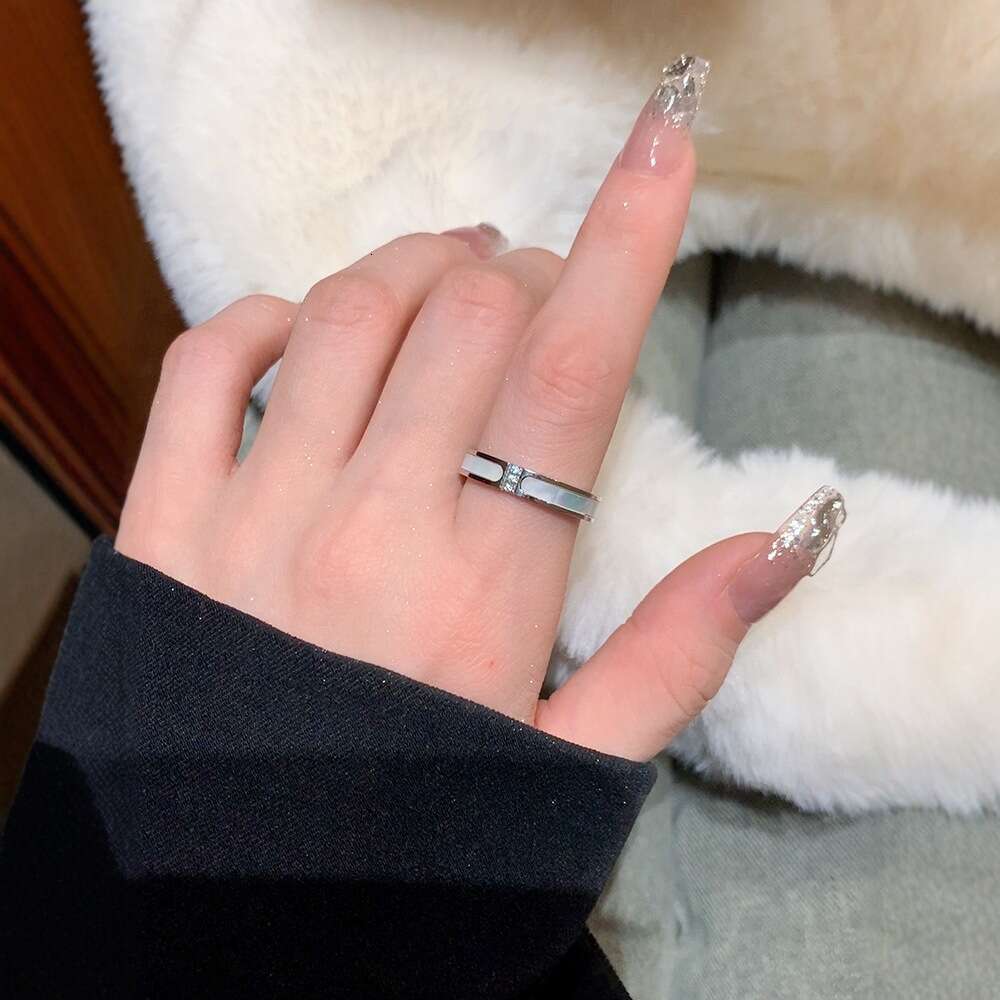 Oil-Dripping Mother-of-Pearl Three-Diamond for Women Ins Style Niche Design Light Luxury Fashion Sense Titanium Steel Non-Fading Ring Jewelry - view 4