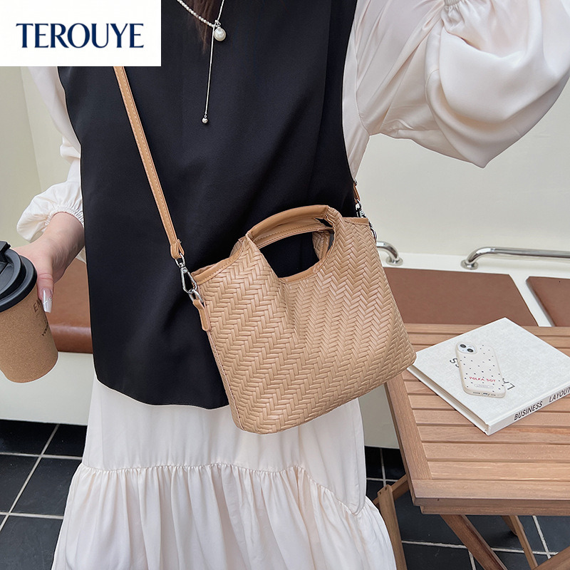 TEROUYE Korean style minimalist women's handbag autumn and winter new large capacity Bag woven texture shoulder bag retro luxury