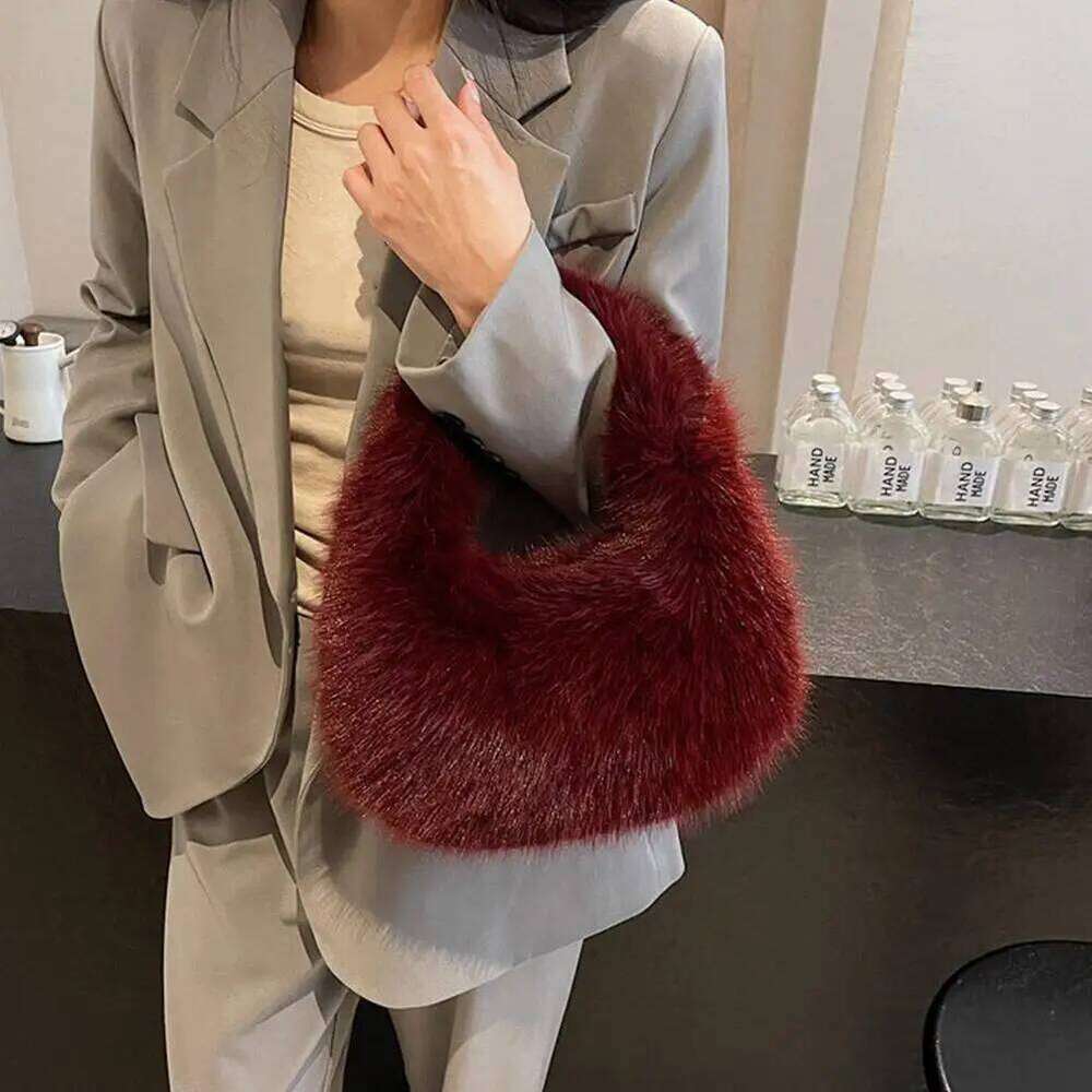 Autumn Winter New Trend Women's Fuzzy High-End Niche Plush Handbag Mini Clutch Soft plush Shoulder Bag XJ260129