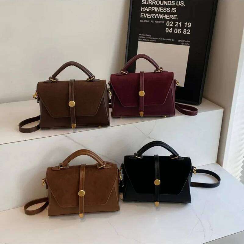 Bags Elegant Handbag with Adjustable Strap Golden-Tone Hardware and Flap Closure Trendy Crossbody Bag for Women XJ260129