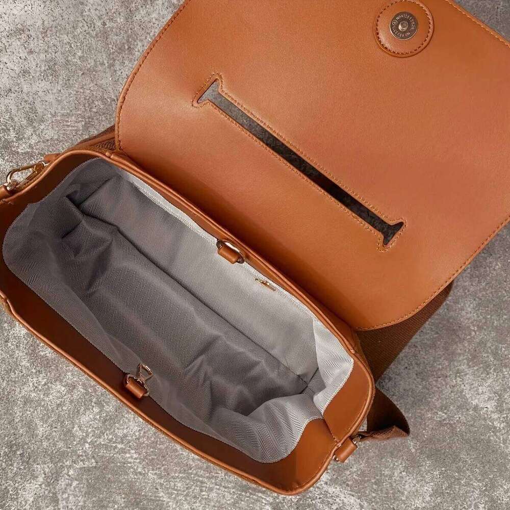 Vintage Brown Velvet Shoulder Versatile Autumn and Winter Large Capacity Crossbody Women's Bag 2025 New Model XJ260129