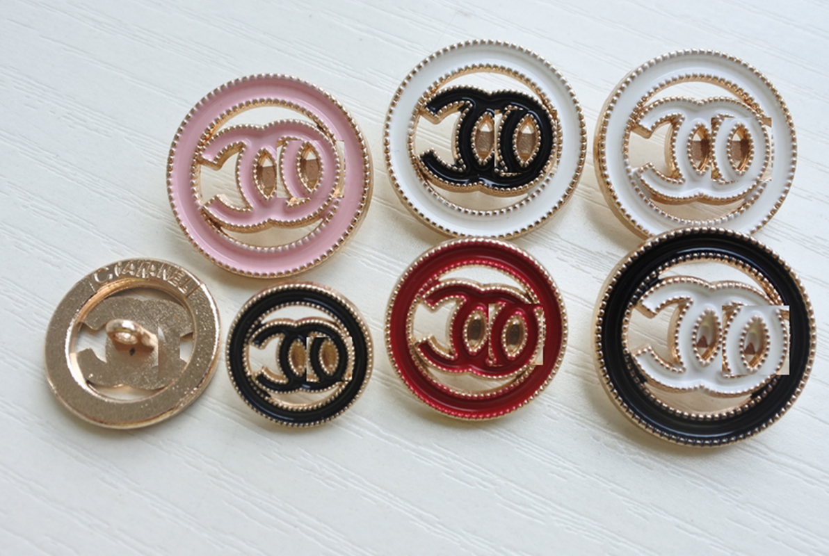 4 pieces/bag 16/20/24mm French cutout metal button coat coat decorated with hand sewn buttons small jackets buttonshigh-end buttons