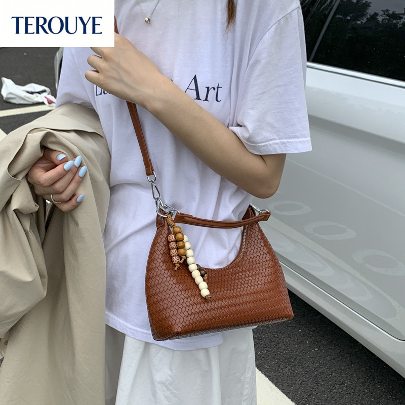 TEROUYE Korean style niche design women's armpit bag Bag autumn and winter new texture woven style handbag retro versatile style luxury