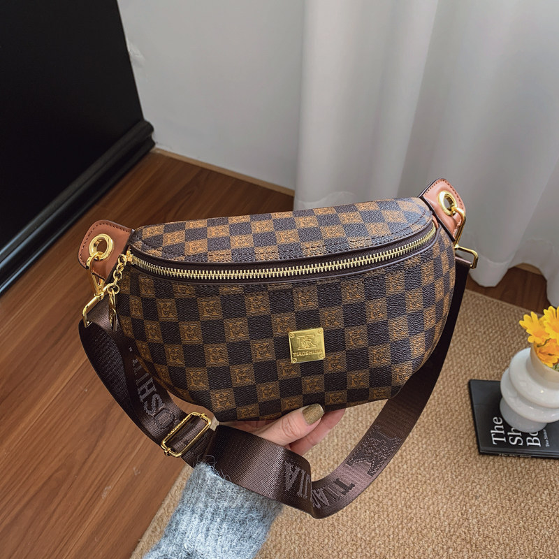 Retro fashion printed crossbody bag, minimalist women's chest bag, casual versatile wide strap shoulder square bag, high-end sense luxury handbag