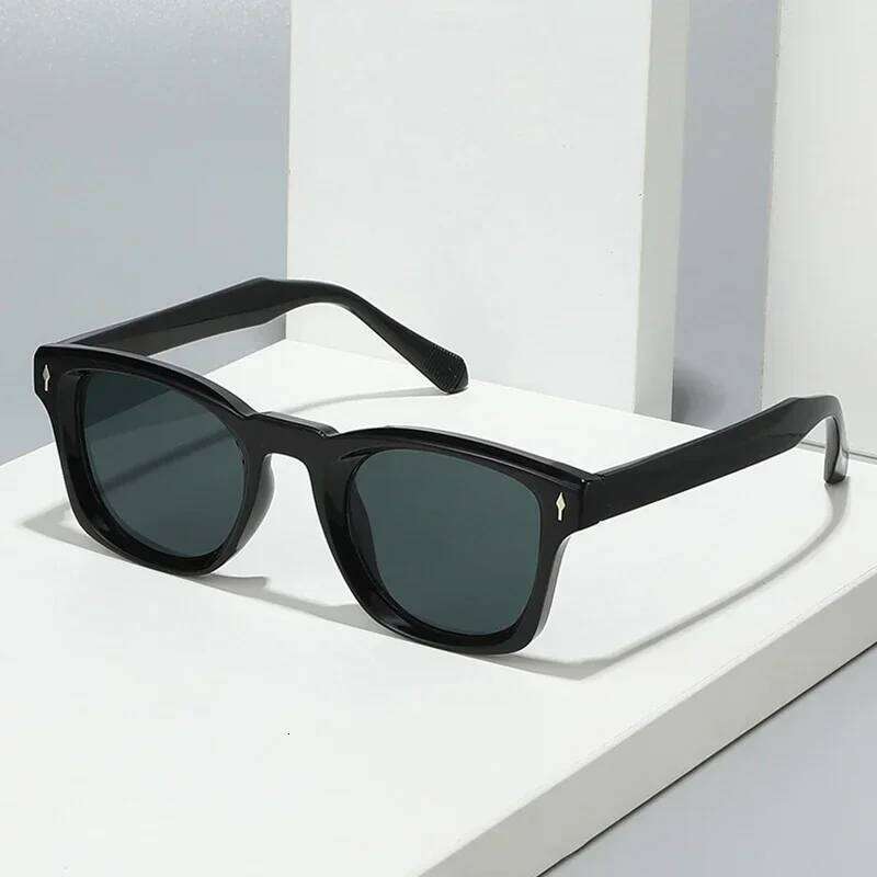 JNPCXI Retro Rivets Square Sunglasses Women Fashion Gradient Shades UV400 Men Green Black Sun Glasses H260129