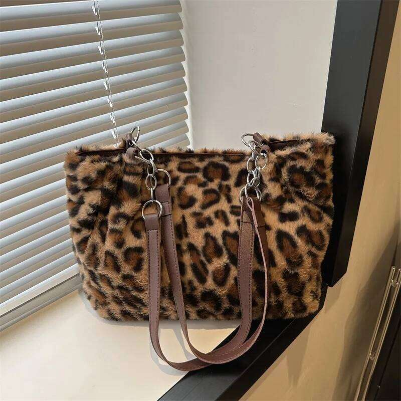 Versatile simple large-capacity 2025 new autumn and winter tide fashion leopard print plush tote bag atmospheric fluff shoul