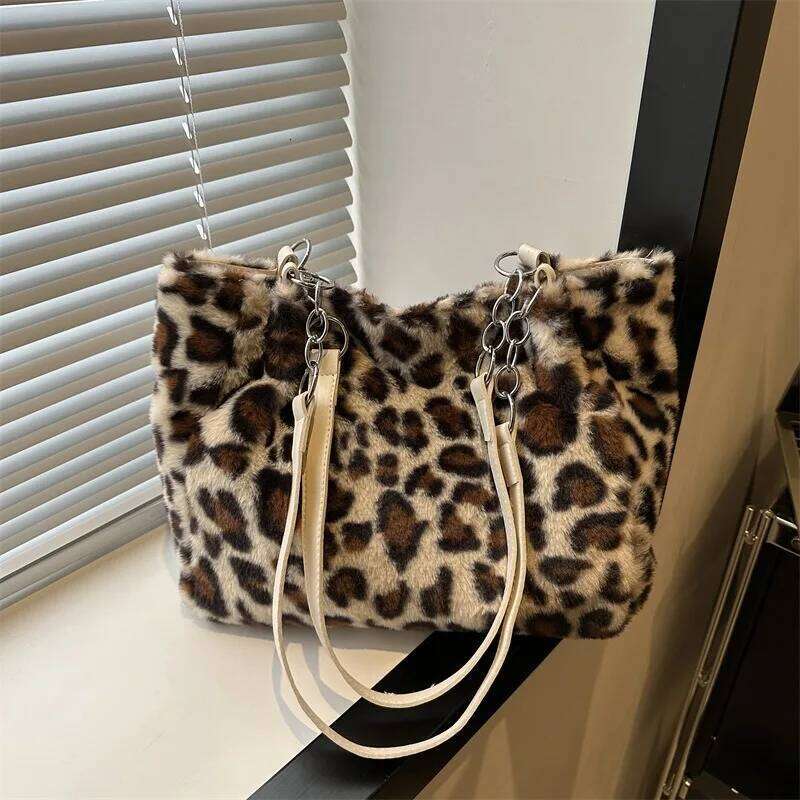 Versatile simple large-capacity 2025 new autumn and winter tide fashion leopard print plush tote bag atmospheric fluff shoul