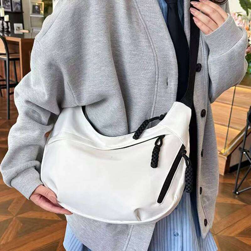 Neutral Style Shoulder Bag Men Women, Suitable for Casual Outings and Work Use Made of Nylon Material.