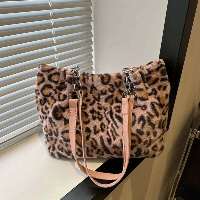 Versatile simple large-capacity 2025 new autumn and winter tide fashion leopard print plush tote bag atmospheric fluff shoul