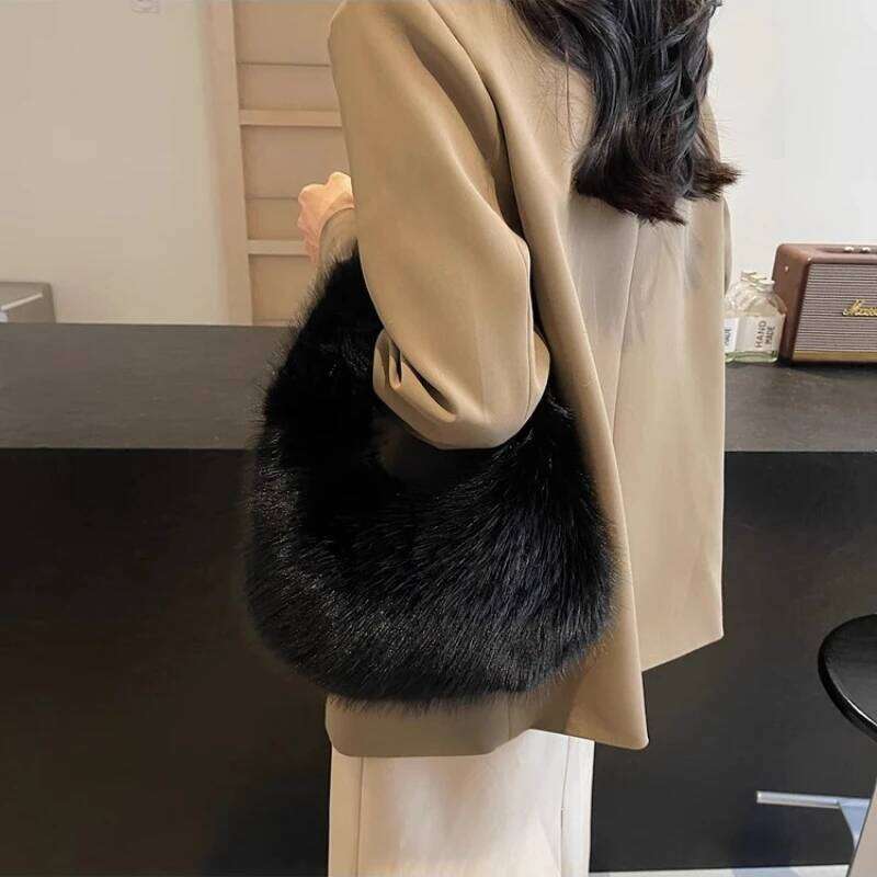 Soft Plush Women's Small Handbags Simple Faux Fur Female Fluffy Clutch Purse Winter Fashion Furry Tote Solid Color Shoulder Bags