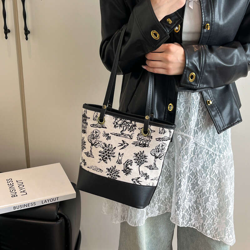 New Trendy Chinese Style Printed Women's Spring Fashionable Large Capacity Commuter Bucket Underarm Shoulder Bag Evergwish