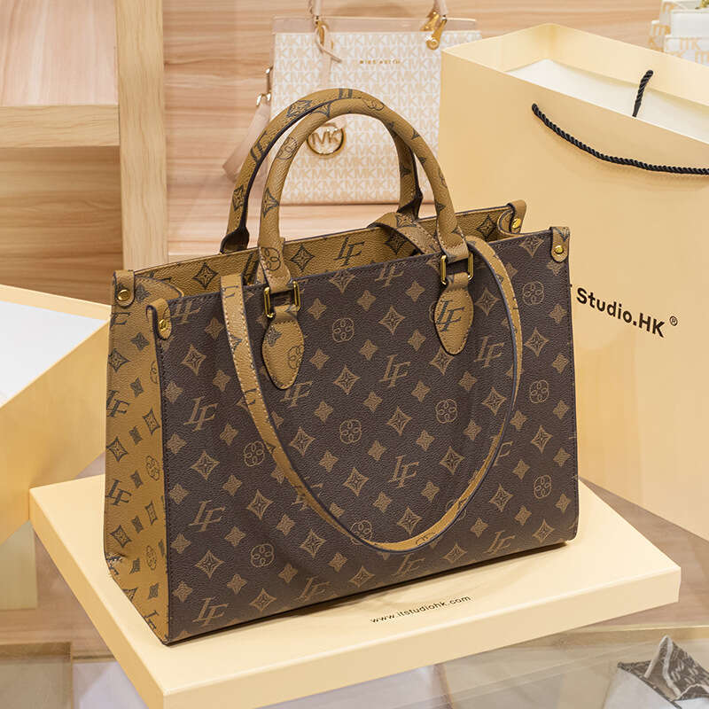 Genuine Leather Douyin Tote for Women 2024 Autumn Winter New Large Capacity Fashion Versatile Commuter Handbag Shoulder Bag