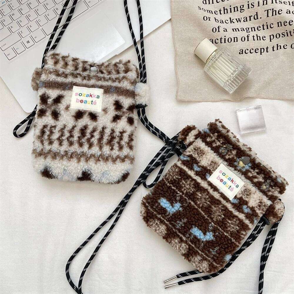 Women's Retro Plush Bag Cute Autumn Winter New Female Lipstick Cosmetic Organizer Wallet Crossbody Phone Bags XJ260129