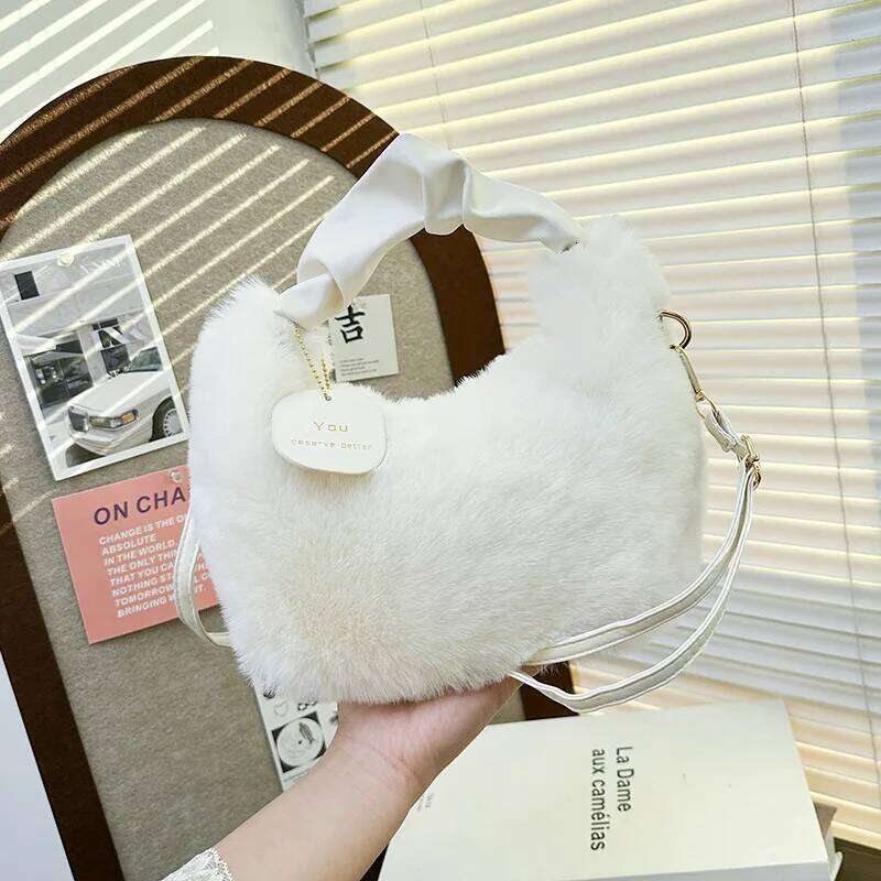 Women's high-end plush new handbag niche autumn and winter versatile fashion messenger bag women's fluffy