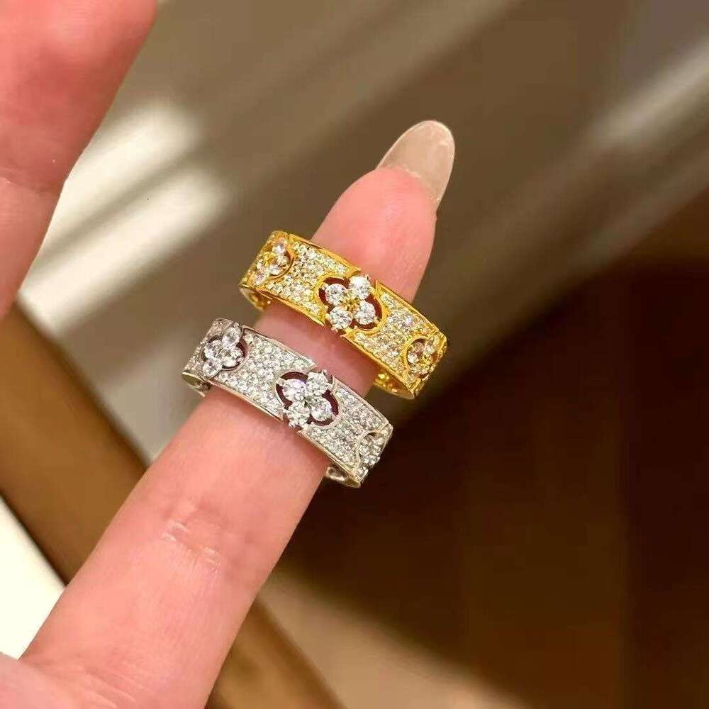 Lucky Four-Leaf Clover Star French Old Money Style Fashion Light Luxury Micro Inlaid Full Diamond Flower Row Ring Women