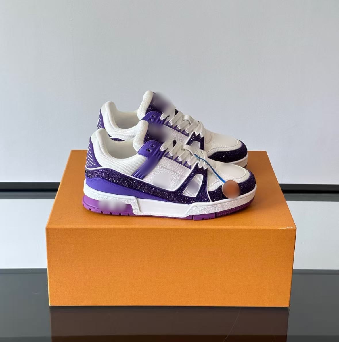 Designer Shoes Sneaker Skate Sneakers Calf Trainer Platform Sneakers Rubber Shoe loves Trainer Lace-up Skate Shoes o2