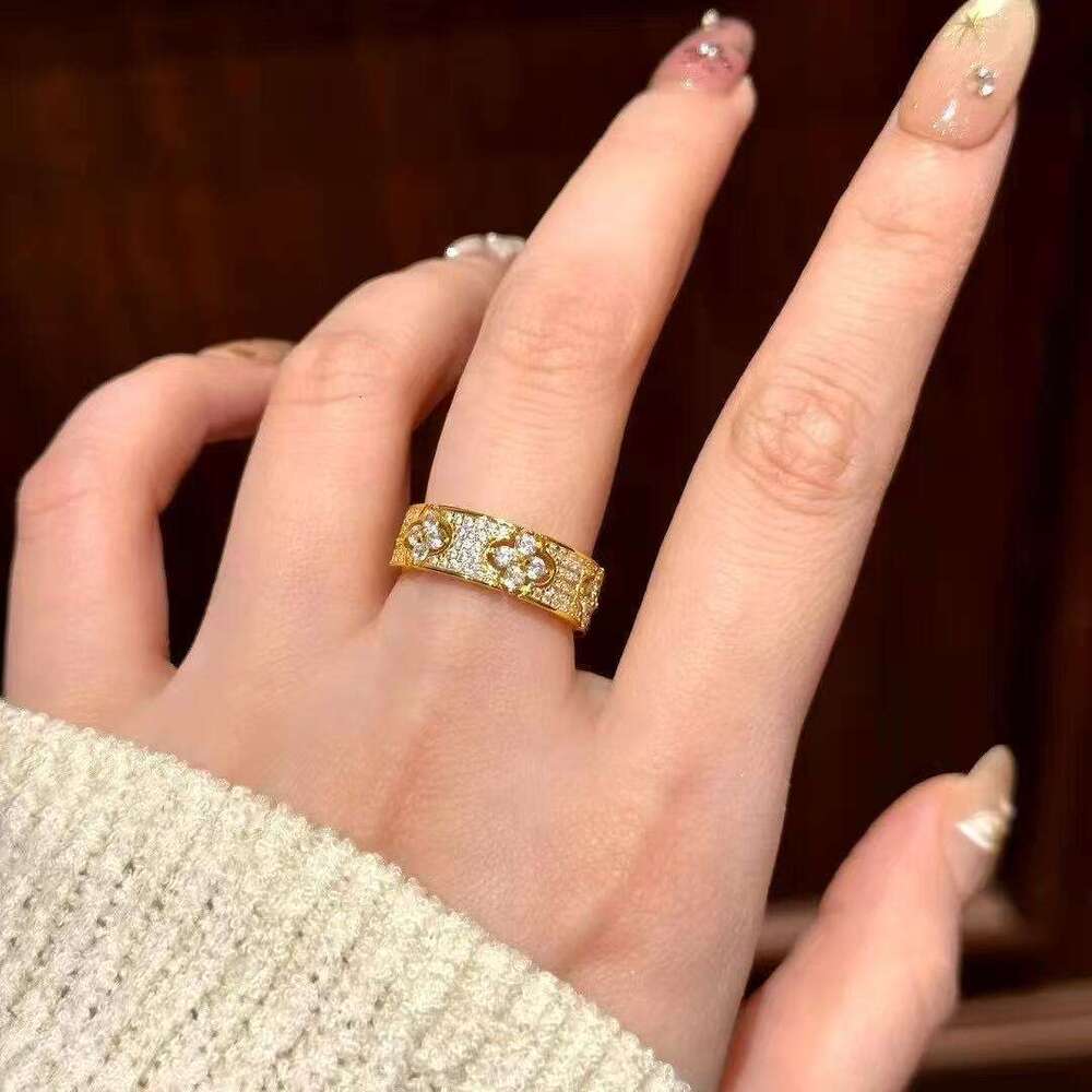 Lucky Four-Leaf Clover Star French Old Money Style Fashion Light Luxury Micro Inlaid Full Diamond Flower Row Ring Women