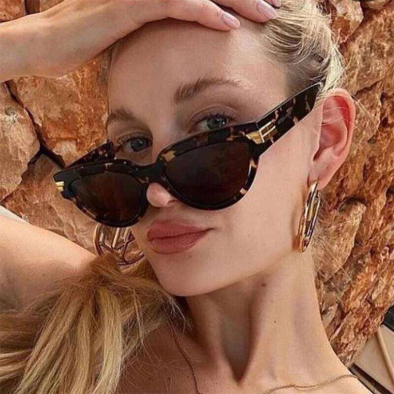New Small Rectangle Sunglasses Luxury Brand Classic Cat Eye Lady Sexy Fashion Sun Glasses Shades For Women UV400 Eyewear H260129