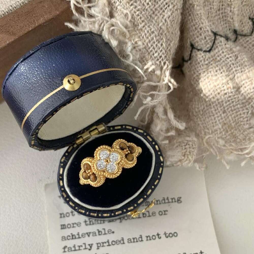 Mixed gemstone ring Metal four-leaf clover jewelry As a fashionable accessory and gift option