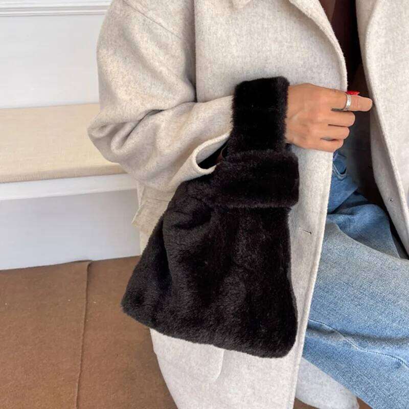 Color Fluffy Solid Furry Bag For Outdoors Good Quality Winter Plush Fur Women Handbag XJ260129