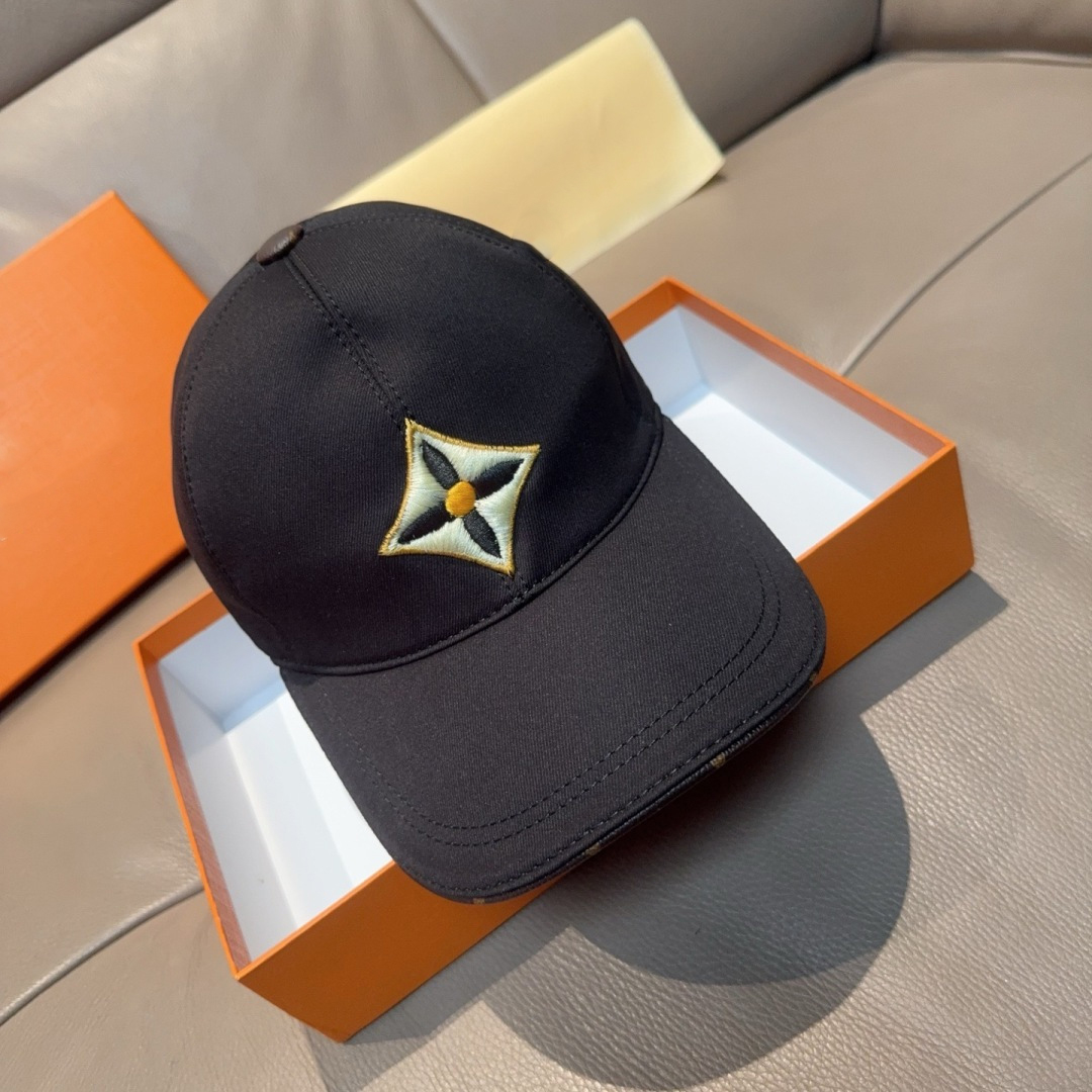 cap designer hat Luxury cap Solid color letter design cap warm Temperament cap for sports travel Hat Fashion casual style trucker wear hat 4 colours very good