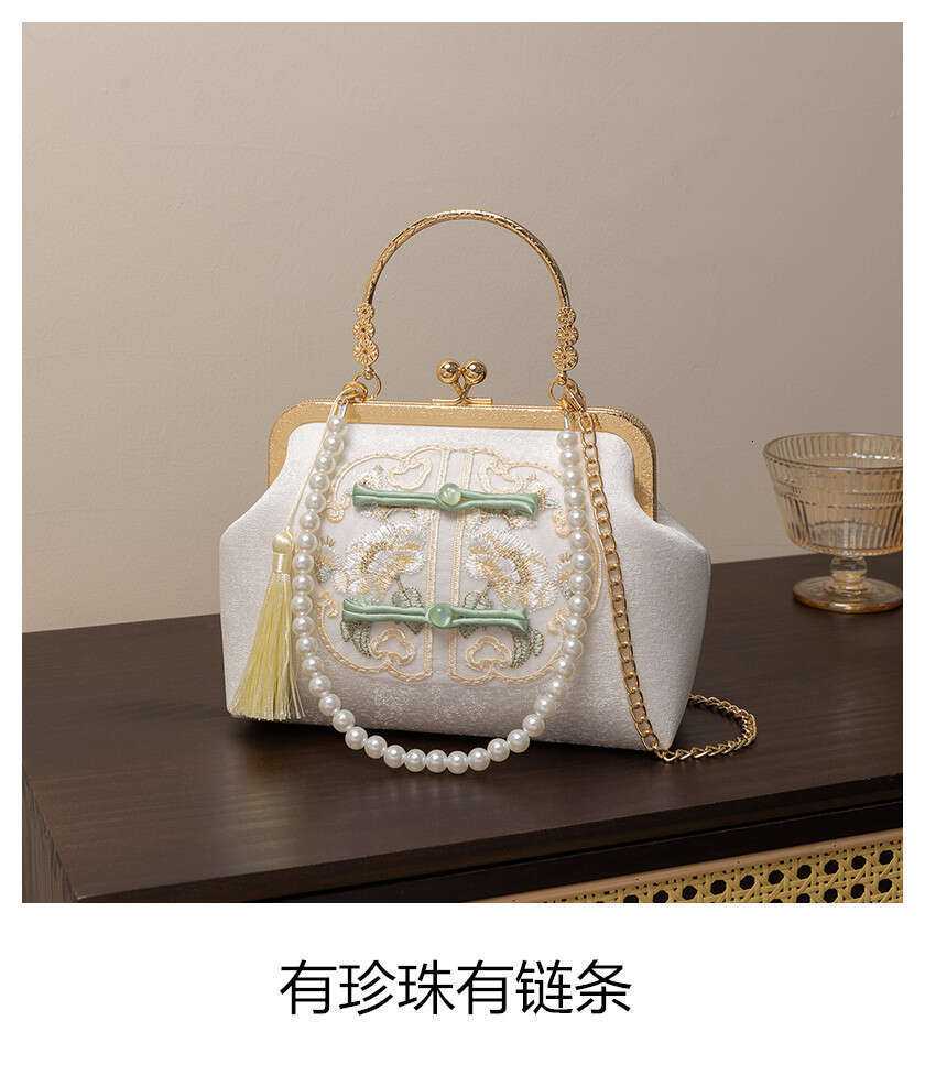 Luxury Shoulder Bags Totes Hobo New Chinese Style Embroidered Buckle Handbag For Women Spring Satin Elegant S Matching With Mamian Skirt Cheongsam Bag