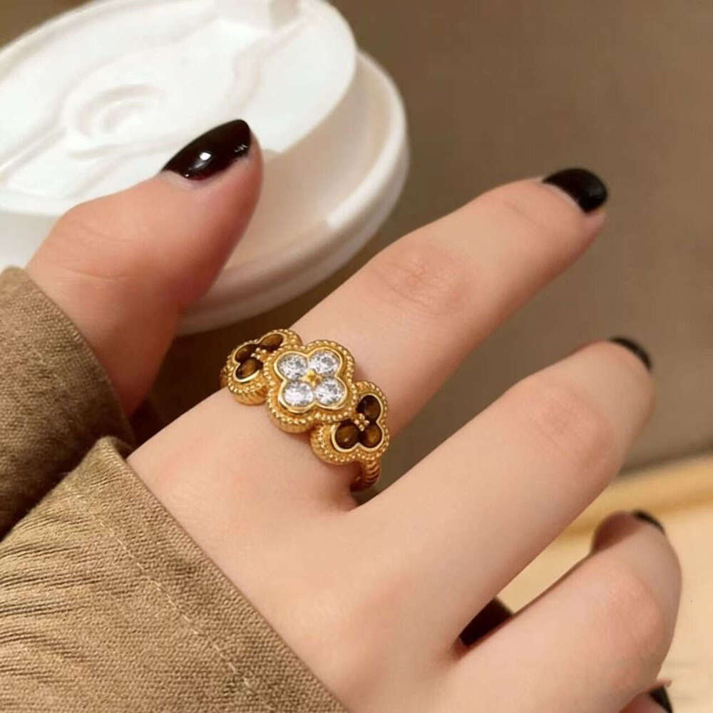 Mixed gemstone ring Metal four-leaf clover jewelry As a fashionable accessory and gift option