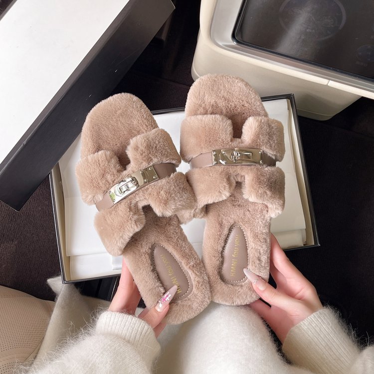 Women's slippers New autumn winter fashion flat bottom fluffy slippers Comfort Warm Plush Inner liner ladies Silver Buckles Chic Home shoes Size 