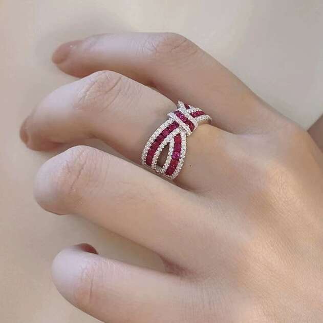 New Designer Fashion Women Ring Bowknot Ribbon Irregular Strip Cross Stackable Light Luxury Jewelry Accessories Rings Engagement