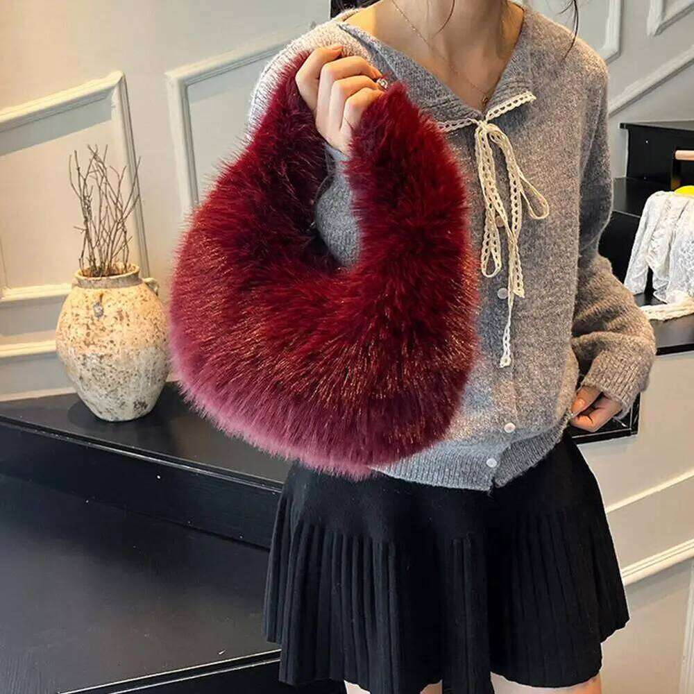 Autumn Winter New Trend Women's Fuzzy High-End Niche Plush Handbag Mini Clutch Soft plush Shoulder Bag XJ260129