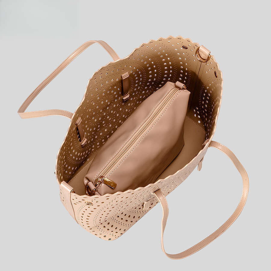 High End Heavy Duty Hollow Out Large Vegetable Basket Handbag European And American Style Carved Mother And Child Beach Shoulder Tote Bag For Women