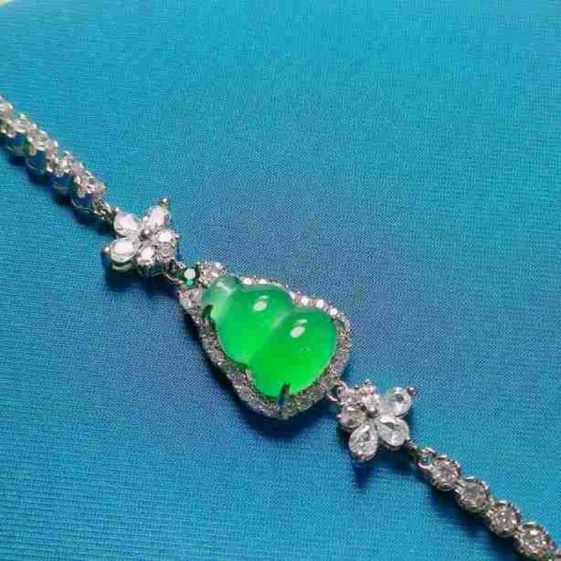 Chalcedony Pendant-Shed Flower Gourd Inlaid Agate Plated Emerald Green High Chalcedony Gem BraceletXJ260130